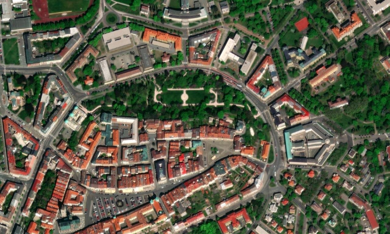 Dlouhá 25 – letecký pohled