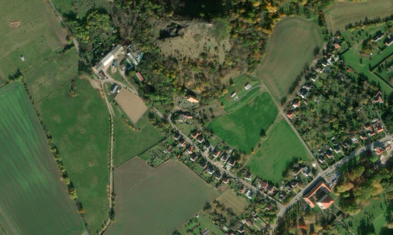 Kostel Všech svatých (Sedličky) – letecký pohled