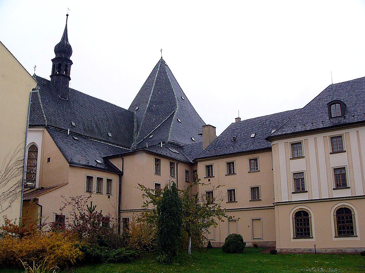 
<span>Dominikánský klášter – bývalý františkánský</span>

