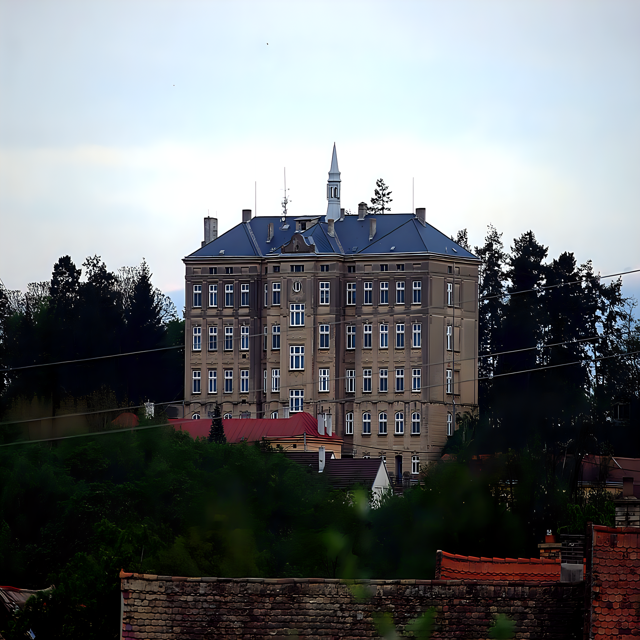 
<span>Dívčí penzionát sester svatého Karla Boromejského se školou pro učitelky ručních prací Maria Hilf</span>
