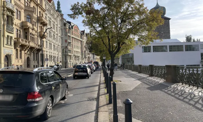 Budova Spolku výtvarných umělců Mánes