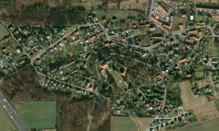 Horní zámek Panenské Břežany – letecký pohled