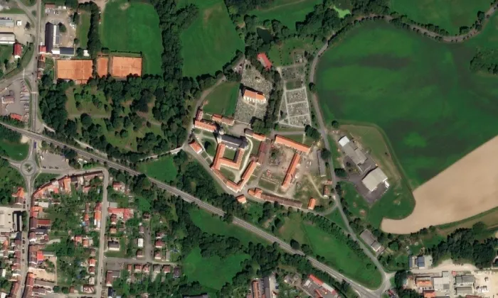 kostel Navštívení Panny Marie (Milevsko) – letecký pohled