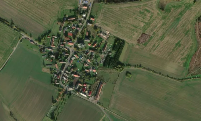 Kostel Povýšení svatého Kříže (Ostružno) – letecký pohled