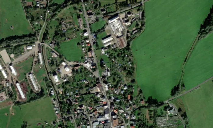 kostel svatého Kříže (Zlaté Hory) – letecký pohled