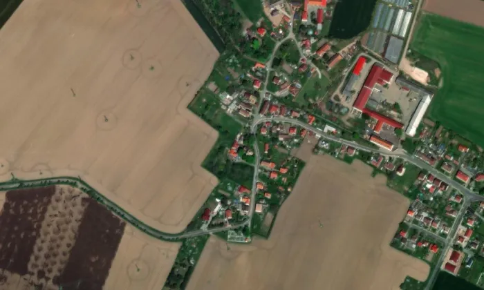 Kostel svatého Ondřeje (Světí) – letecký pohled