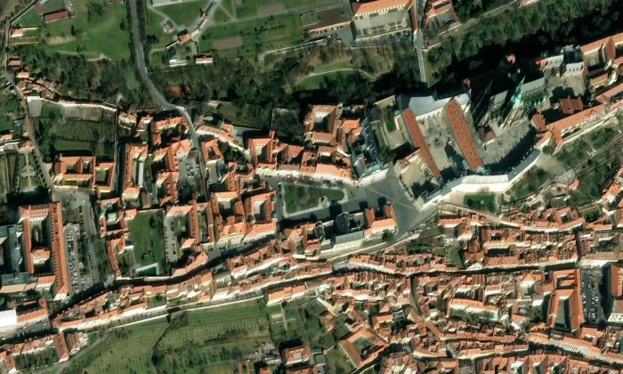Toskánský palác v Praze – letecký pohled