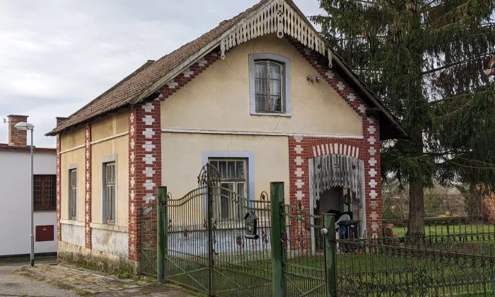 Kostel Nejsvětější Trojice (Suchá)