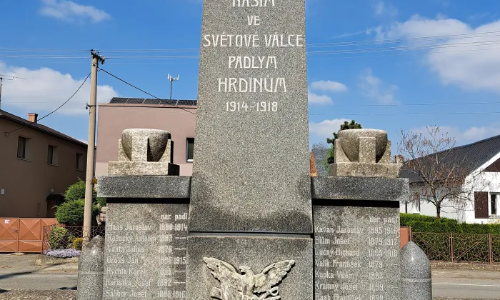 Kostel Nejsvětější Trojice (Hlavnice)