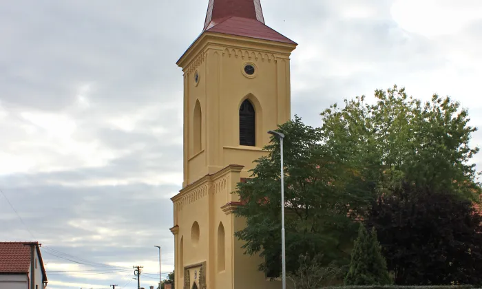 Kostel svatého Michaela archanděla (Mělnické Vtelno)