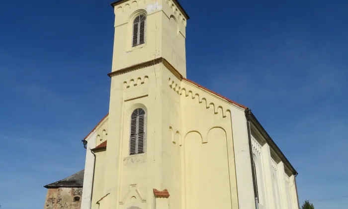 Kostel svatých Cyrila a Metoděje (Řenče)