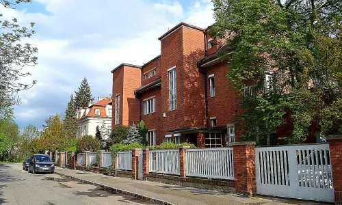 Dvojdům Na Míčánce 1038/51 a 1039/49