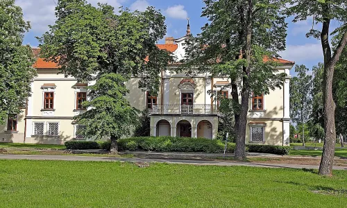 Zámek Těšany