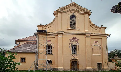 Kostel Narození Panny Marie v Hrušovanech