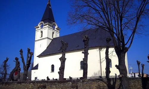Kostel Nejsvětější Trojice (Hlavnice)