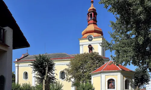 Kostel svatého Petra a Pavla (Milovice u Hořic)
