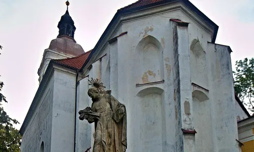 Kostel svatých Petra a Pavla v Chotovinách