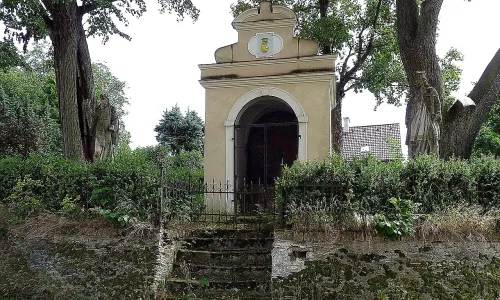 Pohřební kaple Latourů