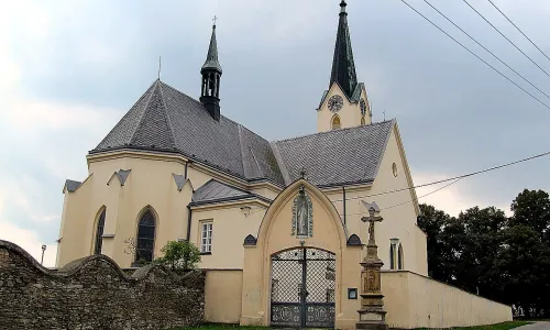 kostel Nanebevzetí Panny Marie (Cholina)