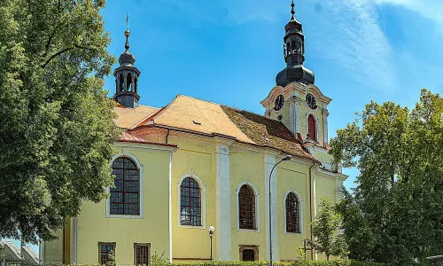 kostel svatého Víta s farou
