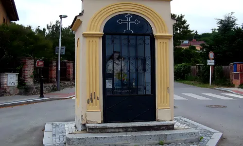 Adamova výklenková kaplička