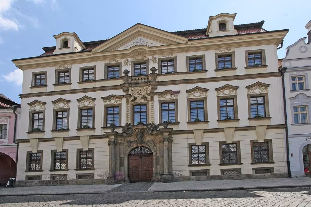 Dnešní pohled – Biskupská rezidence v Hradci Králové