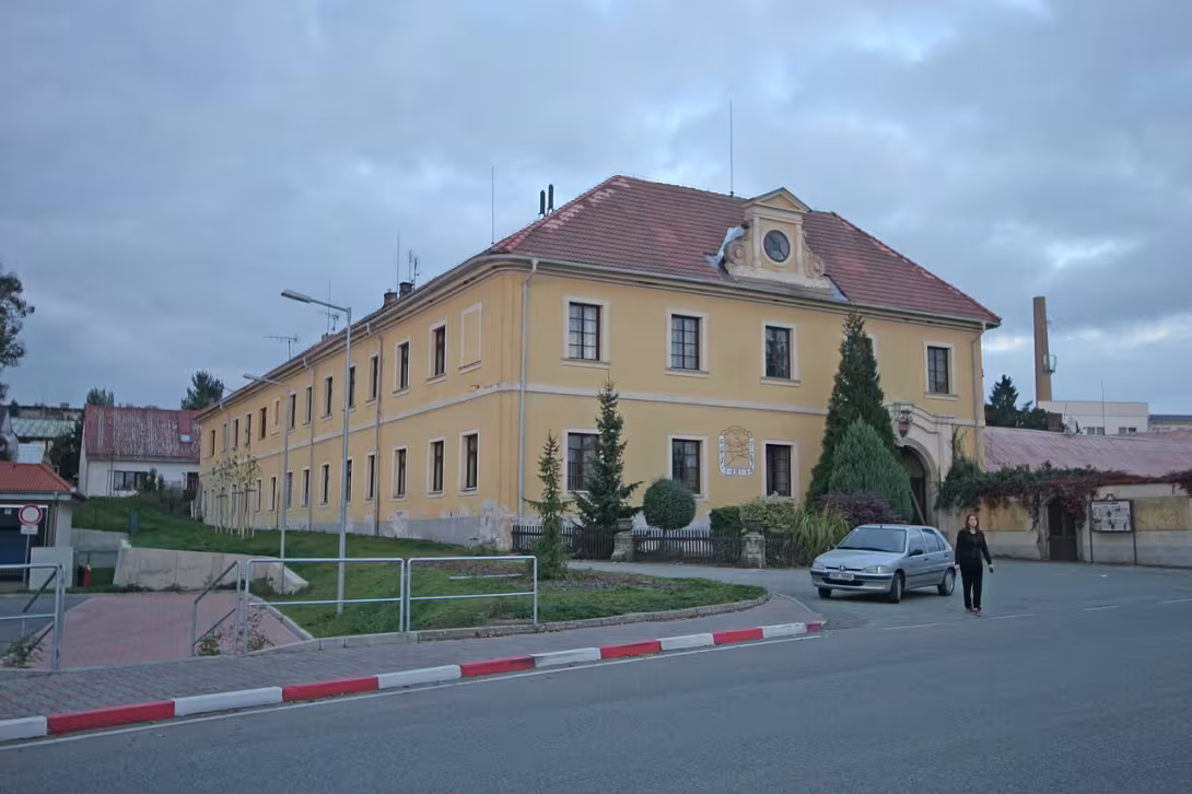 Dnešní pohled – zámek Hořice s tvrzí
