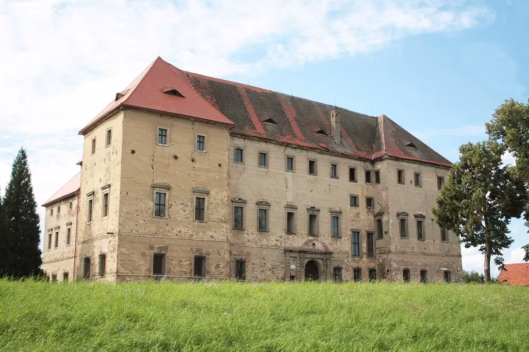 Dnešní pohled – zámek Kaceřov