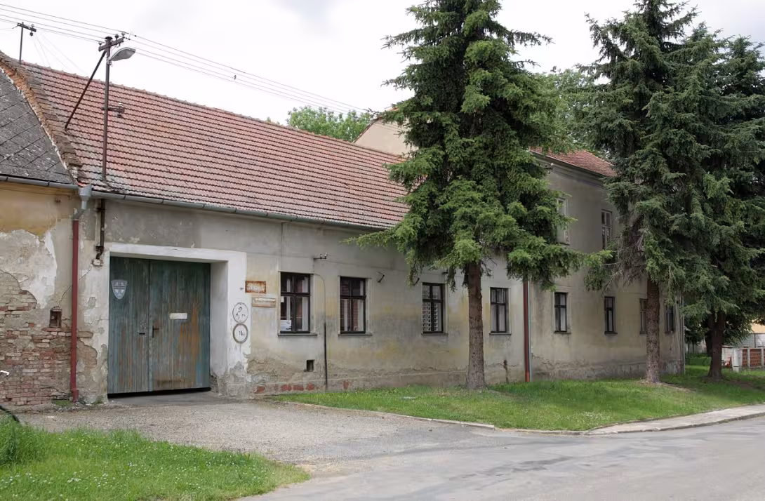 Dnešní pohled – zámek Vážany nad Litavou
