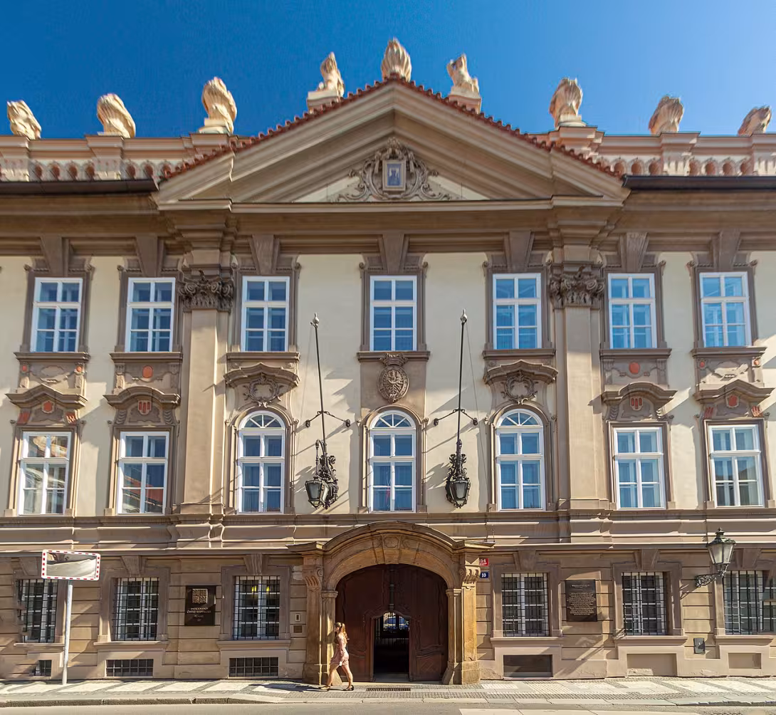 Dnešní pohled – Kolovratský palác ve Valdštejnské
