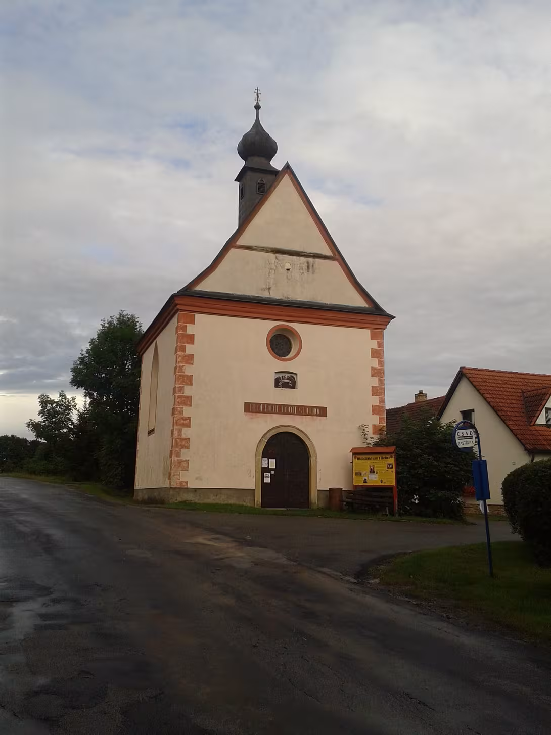 Dnešní pohled – Kaple svatého Jana Křtitele (Deštná)