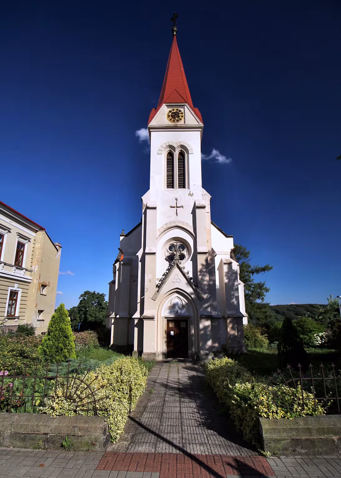Dnešní pohled – Kostel Narození Panny Marie (Ročov)