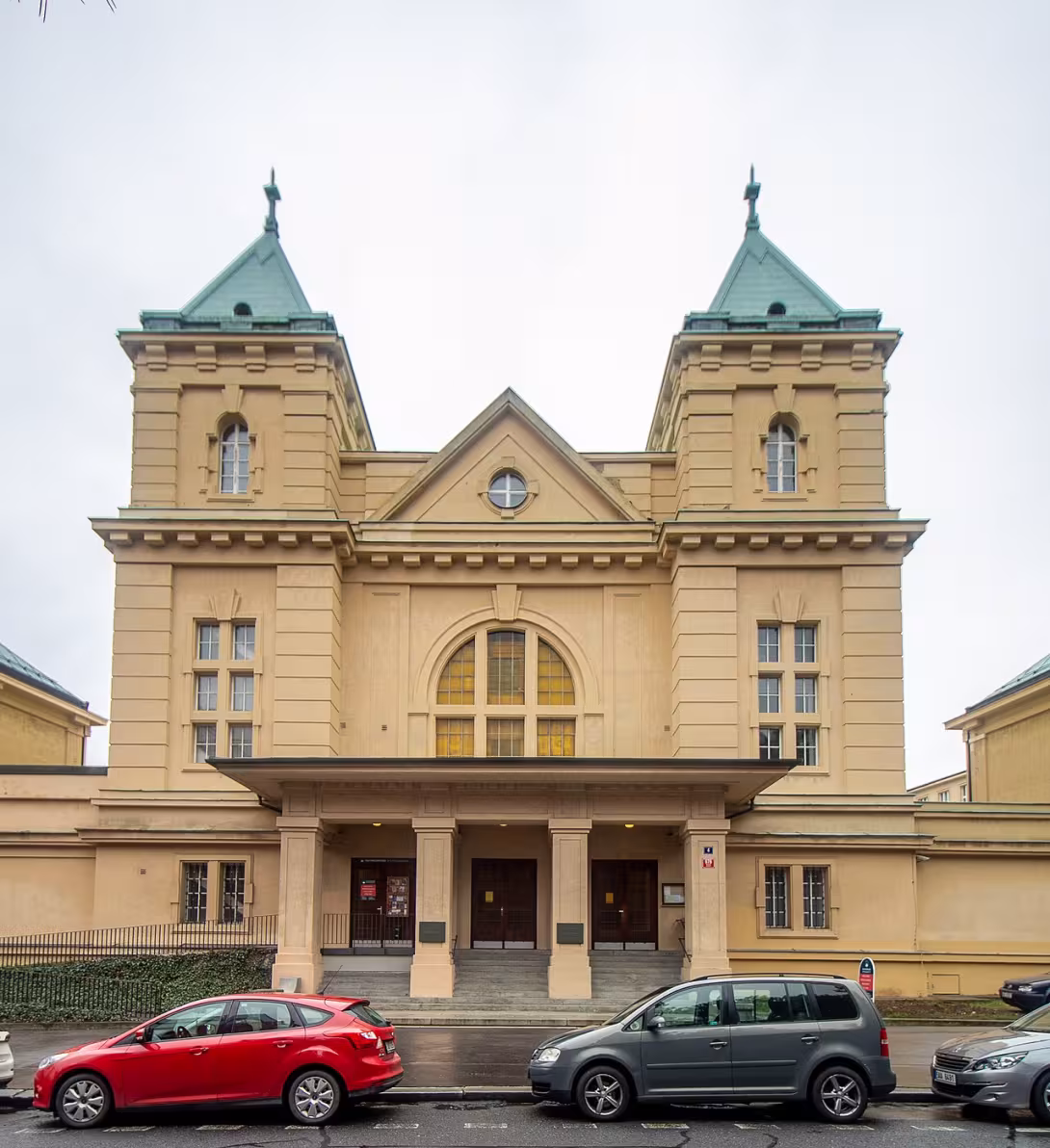 Dnešní pohled – Kostel svatého Vojtěcha v Dejvicích