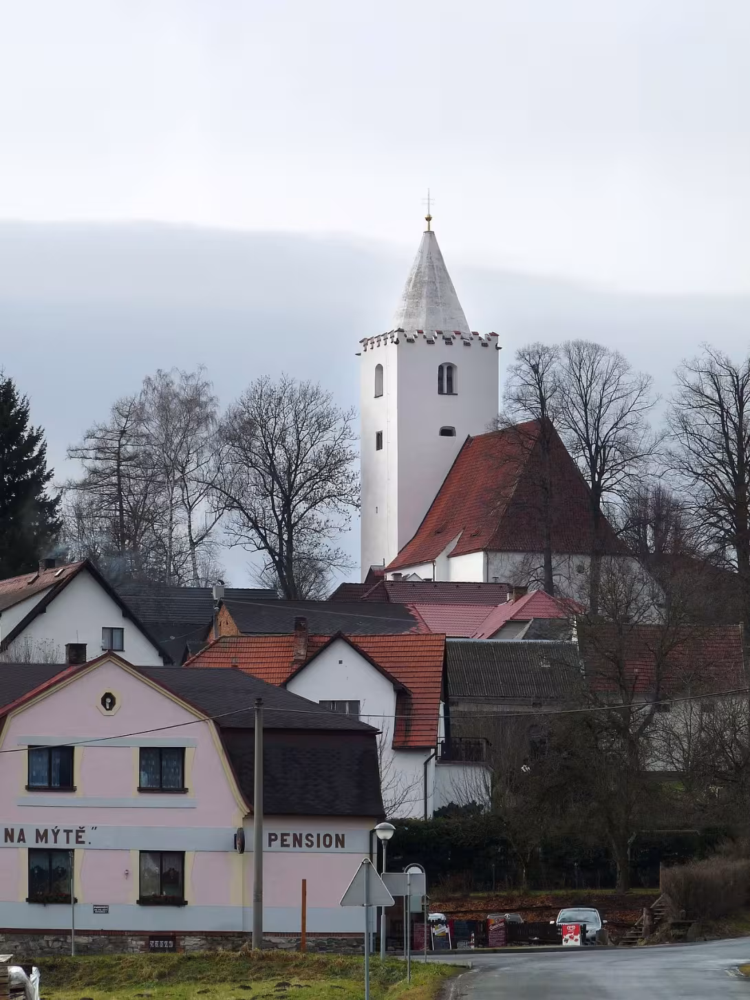 Dnešní pohled – Kostel svatých Petra a Pavla (Petrovice u Sušice)