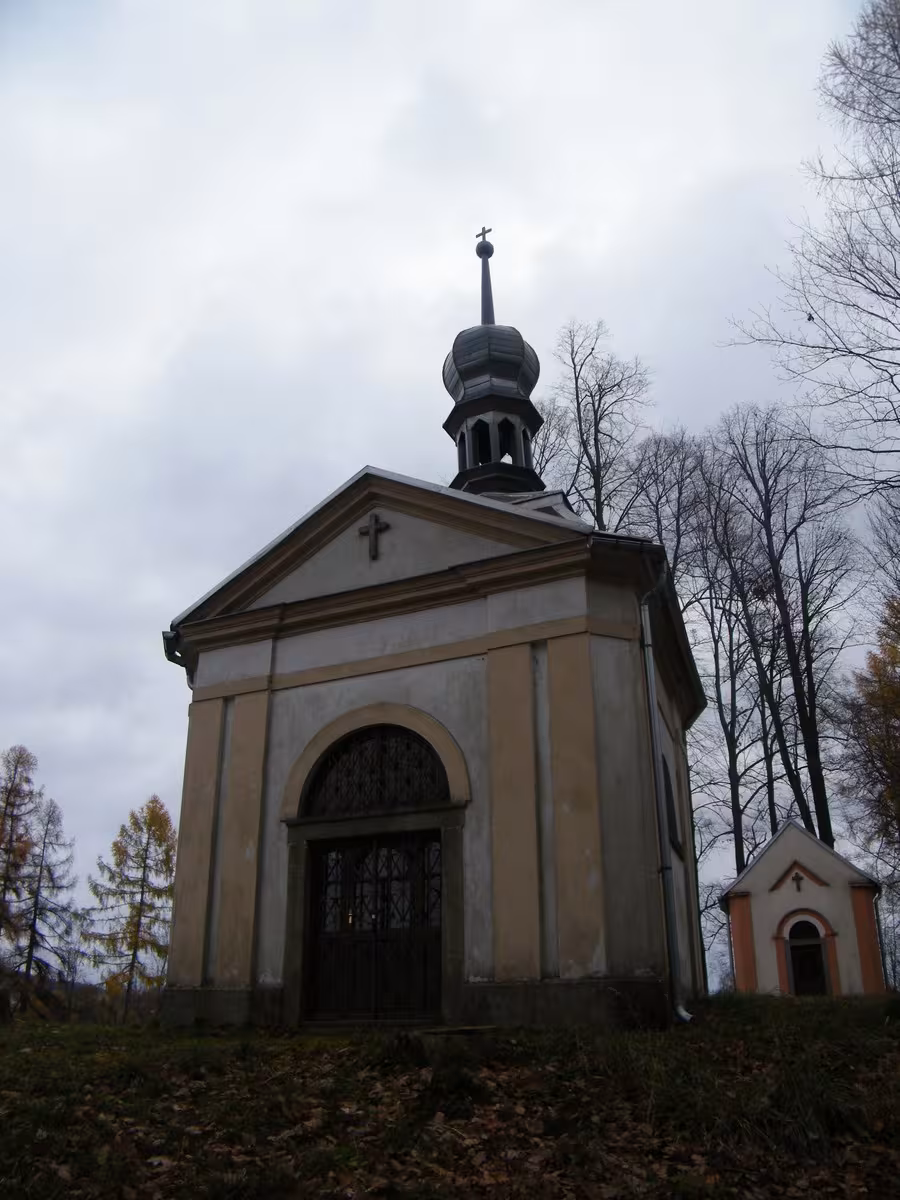Dnešní pohled – kaple Nejsvětější Trojice (Staré Křečany)
