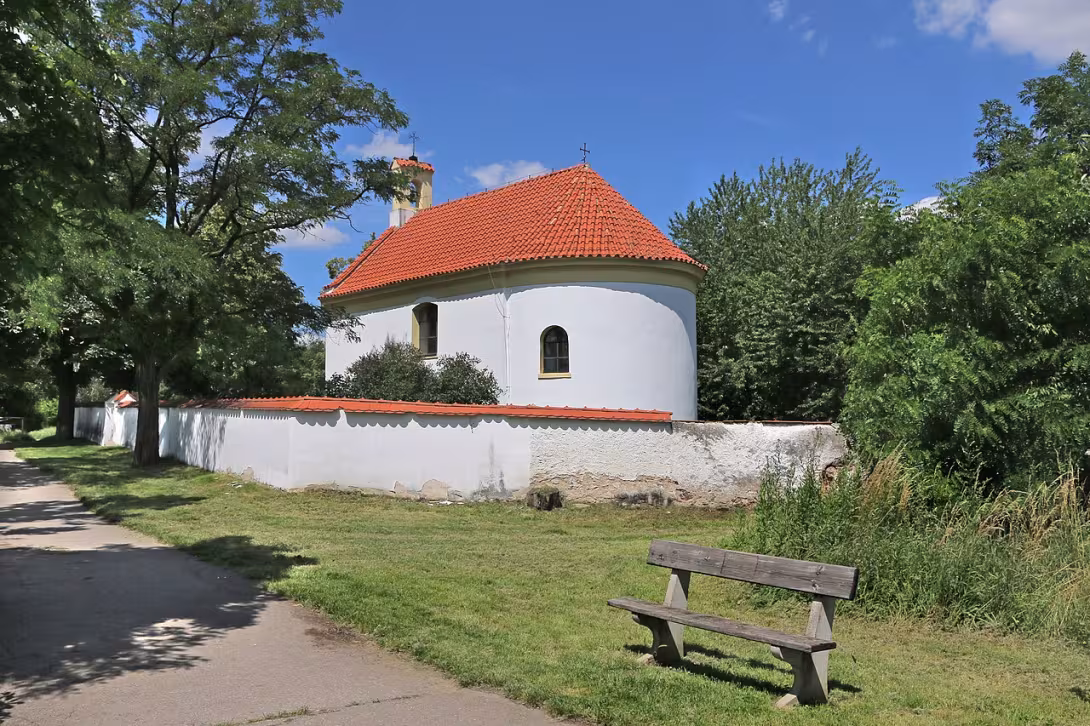 Dnešní pohled – kaple svatého Václava (Praha-Suchdol)