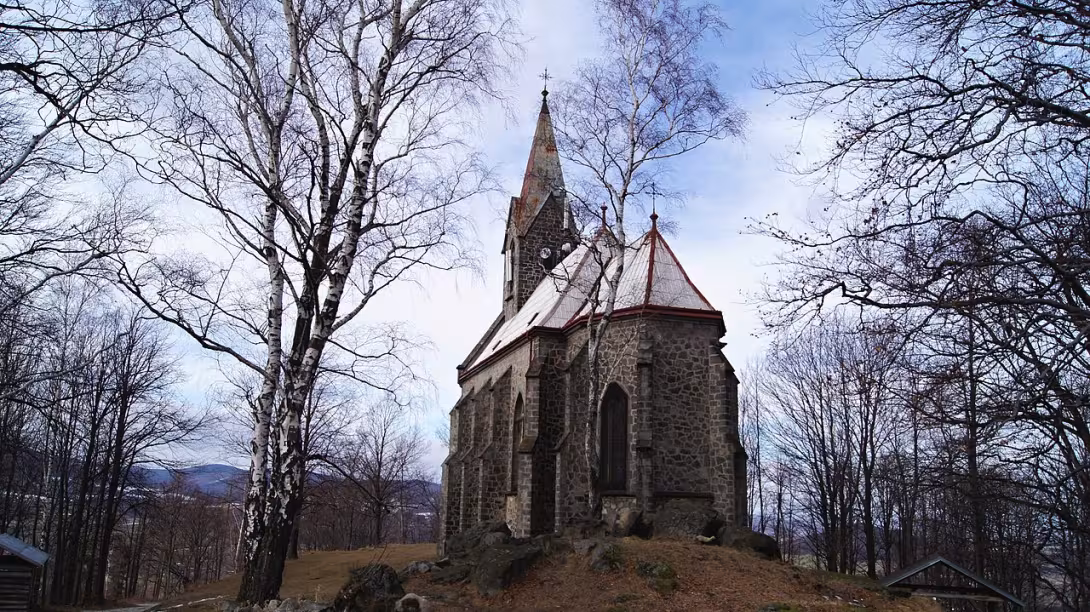 Dnešní pohled – kostel Panny Marie Bolestné (Žulová)
