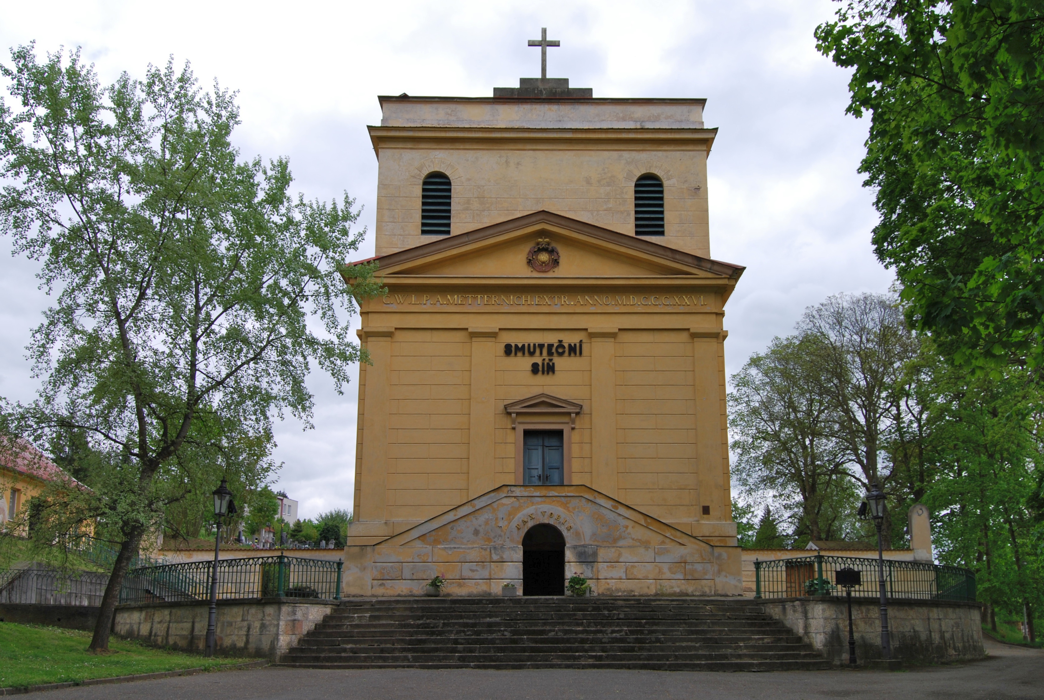 
<span>Hrobka Metternichů v Plasích</span>
