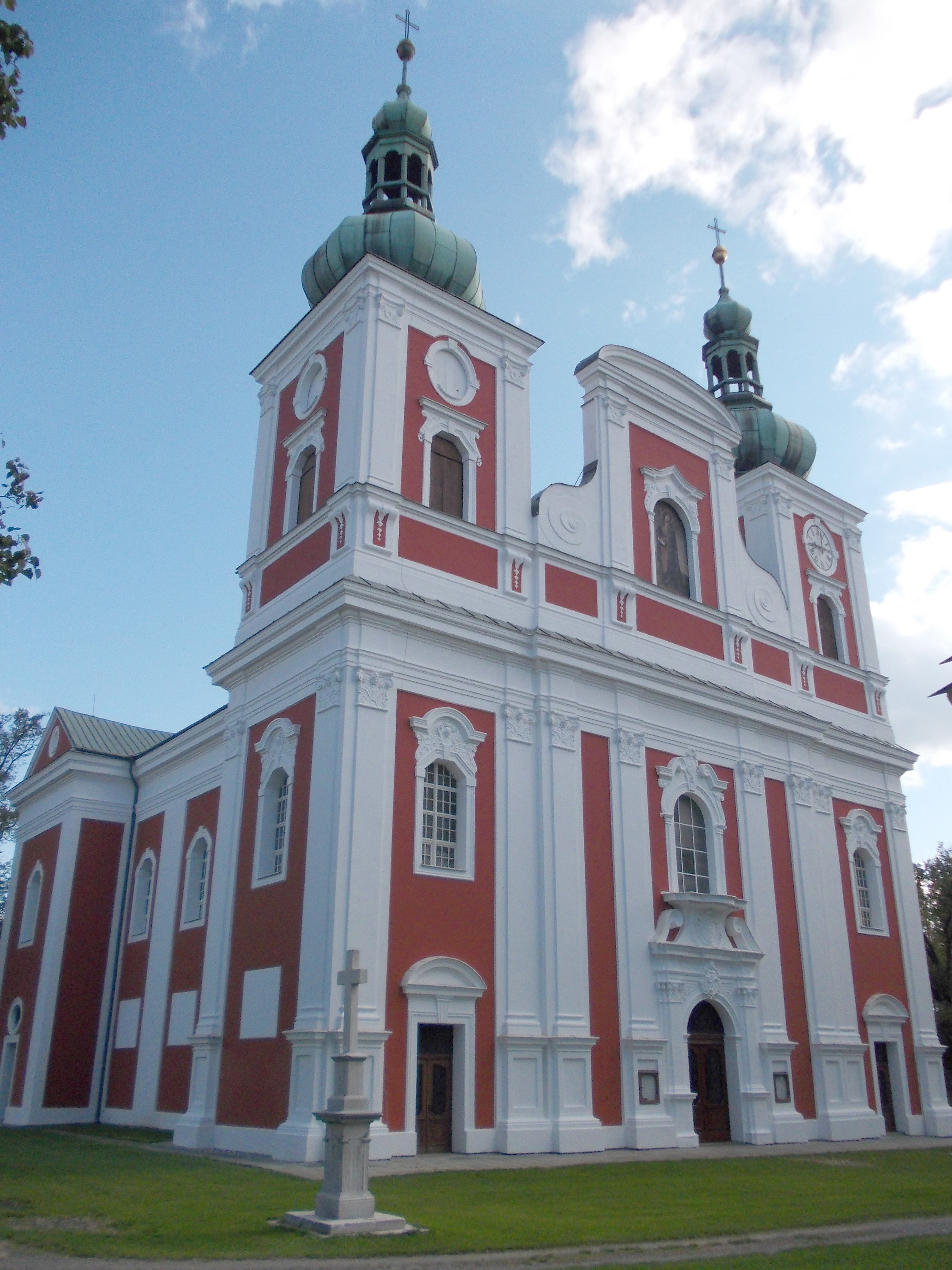 
<span>Kostel Panny Marie Sedmibolestné a Povýšení svatého Kříže na Cvilíně</span>
